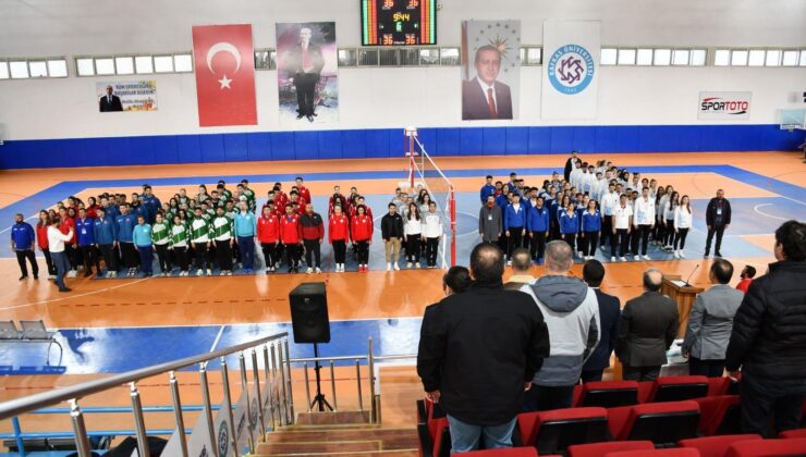 Voleybol Ünilig Eleme Grubu Müsabakaları Kafkas Üniversitesi’nde Başladı