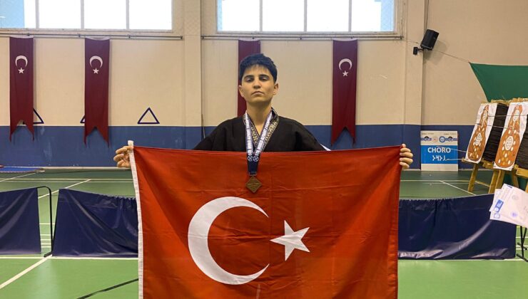 İzmirli Öğrenciden Dünya Şampiyonasında Çifte Bronz Madalya