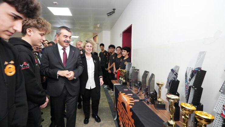Bakan Tekin’den Belediyelere Çağrı: “Eğitim Siyasi Perspektifin Ötesinde Bir Konu”