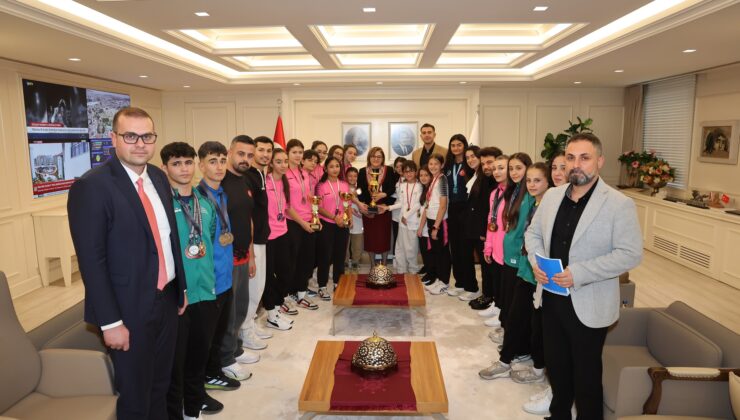 Spor Şehri Gaziantep’in Şampiyonlarından Başkan Fatma Şahin’e Ziyaret!