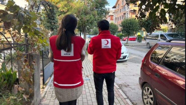 Türk Kızılay Kadın Yalova’dan İhtiyaç Sahibi Ailelere Gıda Desteği