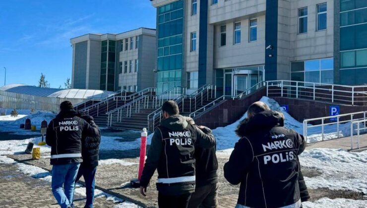 Kars’ta bir iş yerine uyuşturucu operasyonu: 3 Şahıs Tutuklandı