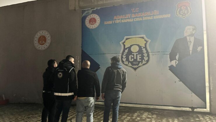 Kars’ta Göçmen Kaçakçılığı Operasyonu: 23 Düzensiz Göçmen Yakalandı, 3 Şüpheli Tutuklandı
