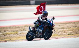 Toprak Razgatlıoğlu İspanya’da Şanssızlık Yaşadı: Milli Sporcu Sprint Yarışında Saf Dışı Kaldı