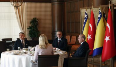 Cumhurbaşkanı Erdoğan, Bosna Hersek Devlet Başkanlığı Konseyi Üyeleriyle Bir Araya Geldi