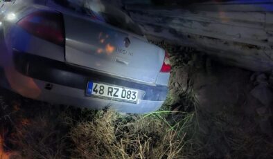 Otomobil, yol kenarında yürüyen kadınlara çarptı; 1 ölü, 2 ağır yaralı
