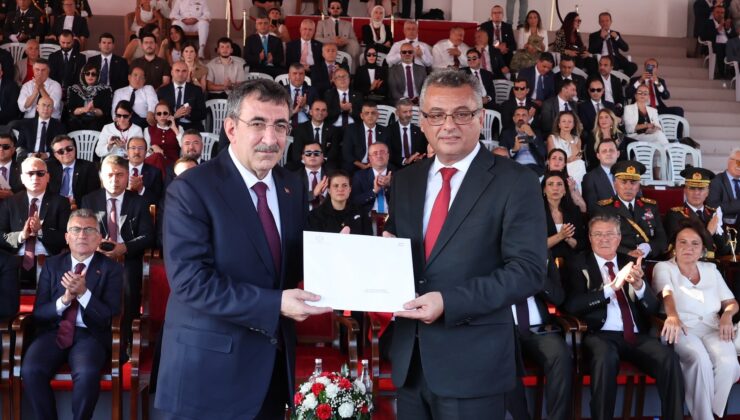 Cumhurbaşkanı Yardımcısı Yılmaz Lefkoşa’daki Resmi Törenlere Katıldı