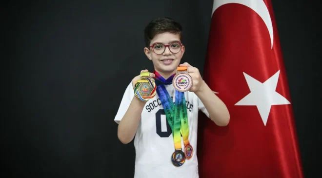 Bursa’dan 9 Yaşındaki Ömer Asaf’tan Singapur’da Çifte Bronz Madalya